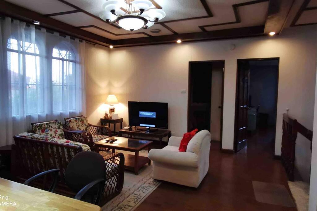 Big House In Quezon City Manila Exterior photo
