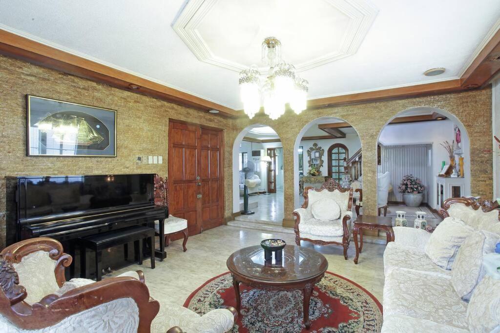 Big House In Quezon City Manila Exterior photo