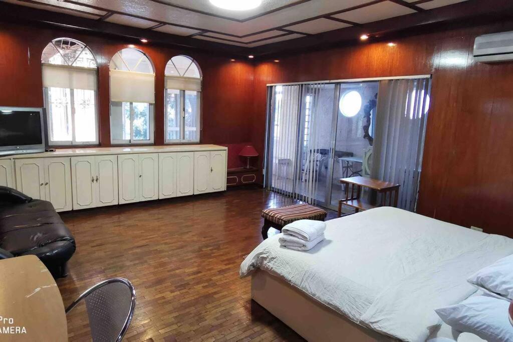 Big House In Quezon City Manila Exterior photo